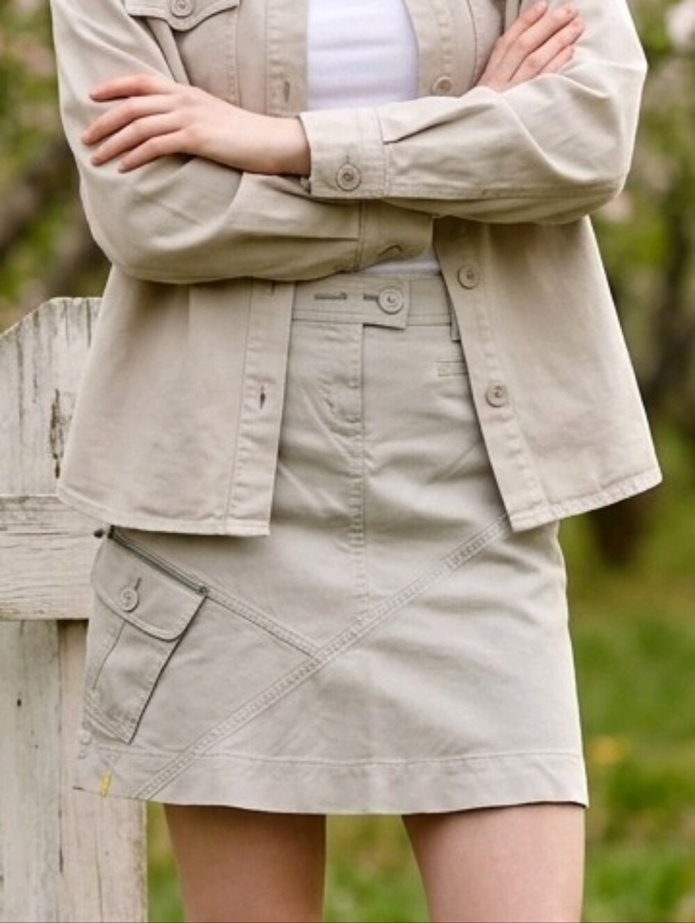 Women's Casual A-Line Skirt. Size 6. Bone/ Khaki Colorway. EUC